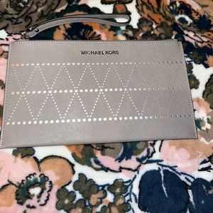 Brand New Michael Kors Wristlet